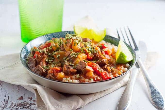 Easy moroccan beef strew, rich and hearty, full of aromatic spices. 