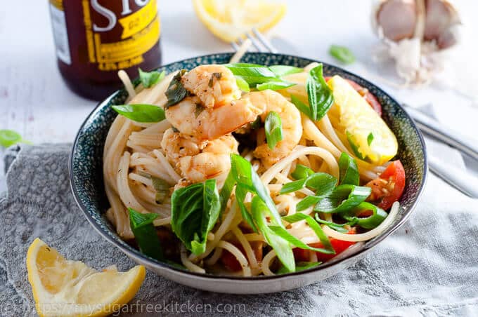 30 minute easy prawn pasta with lemon and garlic.