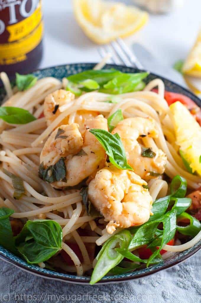 Easy make at home lemon garlic prawn pasta spaghetti